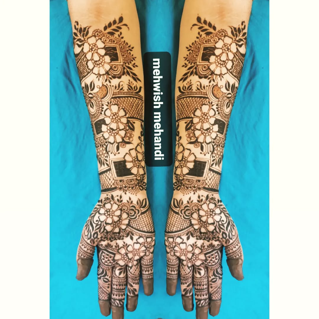Minimal henna-inspired hand detail